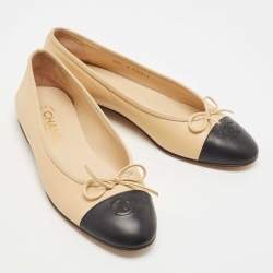 Pre Owned Chanel Beige/Black Leather Bow CC Cap Toe Ballet Flats Size 40