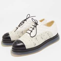 Pre Owned Chanel White/Black Canvas and Leather Cap Toe Oxford Sneakers Size 40
