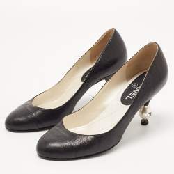 Pre Owned Chanel Black Leather CC Pearl Heel Cap Toe Pumps Size 38