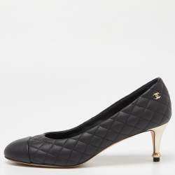 مملوكة مسبقًا Chanel Black Quilted Leather CC Cap Toe Pumps Size 38