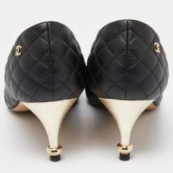 مملوكة مسبقًا Chanel Black Quilted Leather CC Cap Toe Pumps Size 38