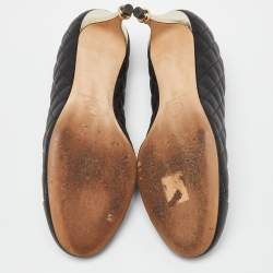 مملوكة مسبقًا Chanel Black Quilted Leather CC Cap Toe Pumps Size 38