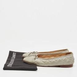 Pre Owned Chanel Grey Quilted Leather CC Bow Ballet Flats Size 37