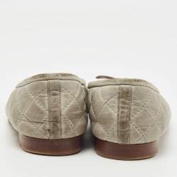 Pre Owned Chanel Grey Quilted Leather CC Bow Ballet Flats Size 37