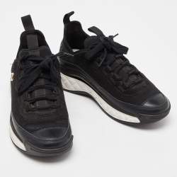 Pre Owned حذاء رياضي شانيل أربطة شعار CC قطيفة أسود مقاس 39