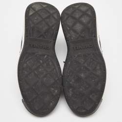 Pre Owned حذاء رياضي شانيل أربطة شعار CC قطيفة أسود مقاس 39