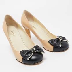 Chanel Black/Beige Leather Pearl Embellished Bow Cap Toe Pumps Size 39
