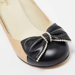 Chanel Black/Beige Leather Pearl Embellished Bow Cap Toe Pumps Size 39
