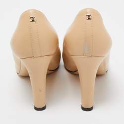 Chanel Black/Beige Leather Pearl Embellished Bow Cap Toe Pumps Size 39