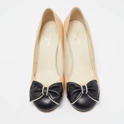 Chanel Black/Beige Leather Pearl Embellished Bow Cap Toe Pumps Size 39