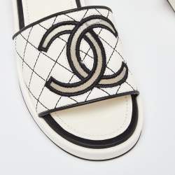 Chanel White/Black Quilted Leather CC Flat Slides Size 38