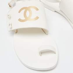 Pre Owned Chanel White Leather CC Toe Ring Slingback Sandals Size 38.5