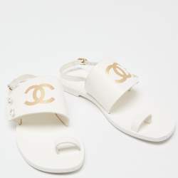 Pre Owned Chanel White Leather CC Toe Ring Slingback Sandals Size 38.5