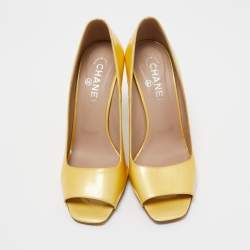 Pre Owned Chanel Yellow Patent Leather CC Open Toe Pumps Size 40