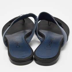 Pre Owned Chanel Navy Blue/Black Leather and Fabric CC Bow Thong Flats Size 37