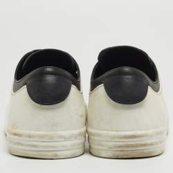 Pre Owned Chanel Black/White Leather and Rubber CC Low Top Sneakers Size 40