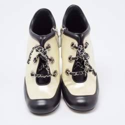 Pre Owned Chanel Off White/Black Patent and Leather Lace Up Ankle Boots Size 37