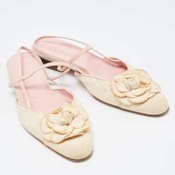 Pre Owned Chanel Off White/Pink Canvas and Leather CC Camellia Slingback Flats Size 40.5