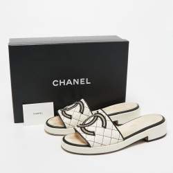 Chanel White/Black Quilted Leather CC Slide Sandals Size 38.5