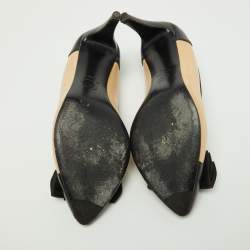Pre Owned Chanel Beige/Black Leather Bow Cap Toe Pumps Size 40