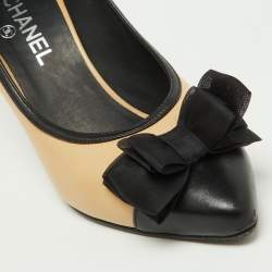 Pre Owned Chanel Beige/Black Leather Bow Cap Toe Pumps Size 40