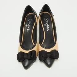 Pre Owned Chanel Beige/Black Leather Bow Cap Toe Pumps Size 40