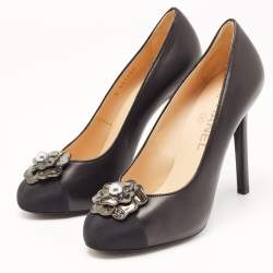 Pre Owned Chanel Black Leather and Canvas Cap Toe Pumps Size 37