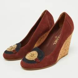 Pre Owned Chanel Brown Suede CC Logo Round Pumps Size 38