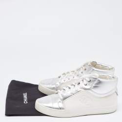 Pre Owned Chanel Metallic Silver/White Leather And Rubber Lace Up High Top Sneakers Size 39.5
