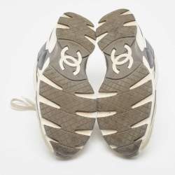 Pre Owned Chanel White/Grey Fabric and Suede CC Low Top Sneakers Size 40.5