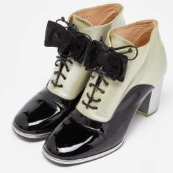 Pre Owned Chanel Black/Beige Patent Leather Bow Lace Up Ankle Boots Size 39