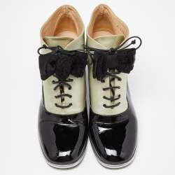 Pre Owned Chanel Black/Beige Patent Leather Bow Lace Up Ankle Boots Size 39
