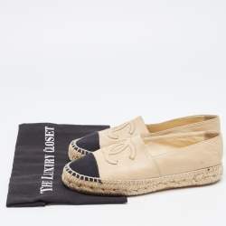 Chanel Beige/Black Canvas and Leather CC Ballet Flats Size 37