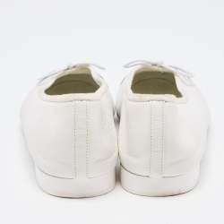 Pre Owned Chanel White/Blue Leather and Patent CC Cap Toe Bow Ballet Flats Size 40