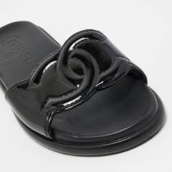 Pre Owned Chanel Black Patent Leather CC Flat Slides Size 37