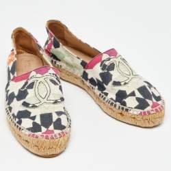 Pre Owned Chanel Multicolor Printed Canvas CC Espadrille Flats Size 35