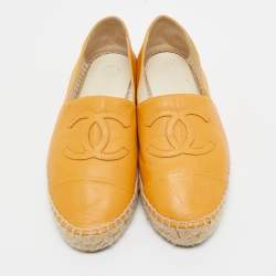 Pre Owned Chanel Yellow Leather CC Espadrille Flats Size 37