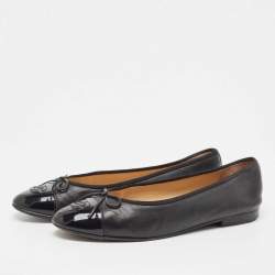 Pre Owned Chanel Black Patent and Leather CC Cap Toe Bow Ballet Flats Size 40.5