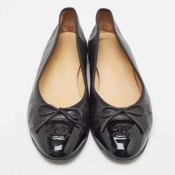 Pre Owned Chanel Black Patent and Leather CC Cap Toe Bow Ballet Flats Size 40.5