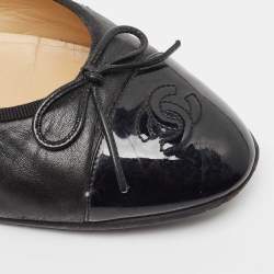 Pre Owned Chanel Black Patent and Leather CC Cap Toe Bow Ballet Flats Size 40.5
