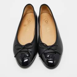 Pre Owned Chanel Black Leather and Patent CC Cap Tow Bow Ballet Flats Size 36