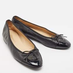 Pre Owned Chanel Black Leather and Patent CC Cap Toe Bow Ballet Flats Size 40