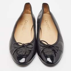 Pre Owned Chanel Black Leather and Patent CC Cap Toe Bow Ballet Flats Size 40