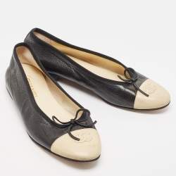 Pre Owned Chanel Black/Beige Eel Leather CC Bow Cap Toe Ballet Flats Size 40.5