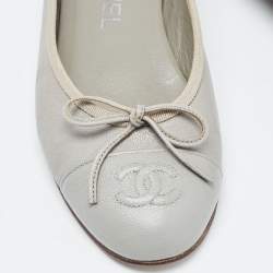 Pre Owned Chanel Grey Leather CC Cap Toe Bow Ballet Flats Size 35.5
