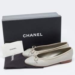 Pre Owned Chanel Grey Leather CC Cap Toe Bow Ballet Flats Size 35.5