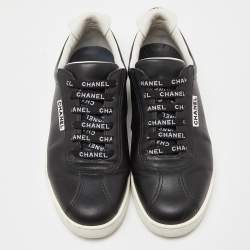 Pre Owned Chanel Black/White Leather CC Low Top Sneakers Size 38.5
