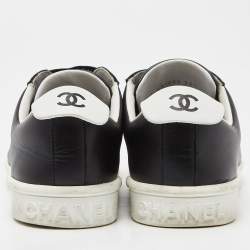 Pre Owned Chanel Black/White Leather CC Low Top Sneakers Size 38.5