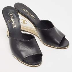 مملوكة مسبقًا Chanel Black Leather CC Wedge Slide Sandals Size 40.5