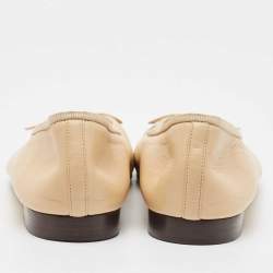 مملوكة مسبقًا Chanel Beige/Black Leather CC Cap Toe Bow Ballet Flats Size 40